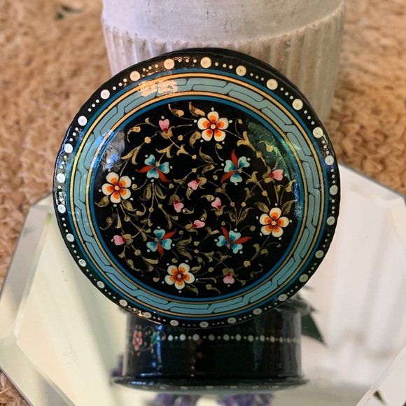 UzbekAlive, lacquer floral trinket box, EUC - Picture 2 of 10